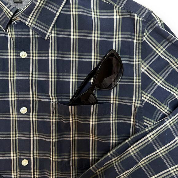 BANANA REPUBLIC Soft Wash Button Up Shirt Slim Fit Blue Plaid Night Out Large - Picture 5 of 9